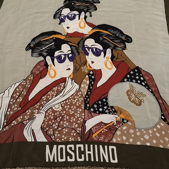Moschino Silk scarf 35”x35” - Picture 4 of 4